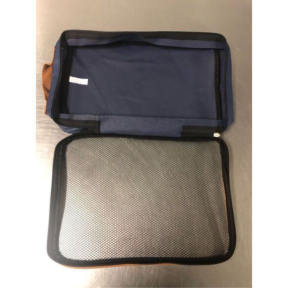 AARP Men’s Navy Blue Luggage Travel Organizer Zip Up Set - Picture 4 of 10